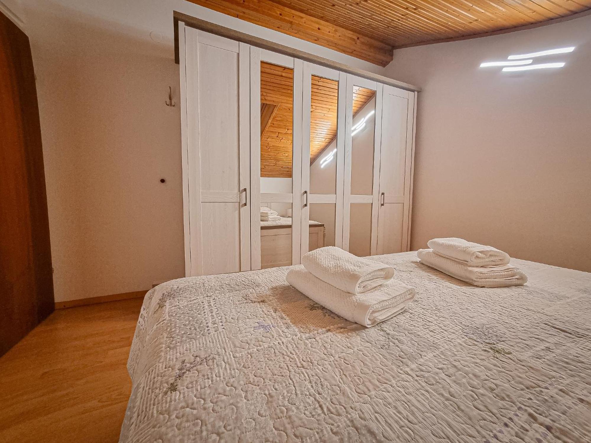 Apartments Marija Nada Malinska Exterior photo
